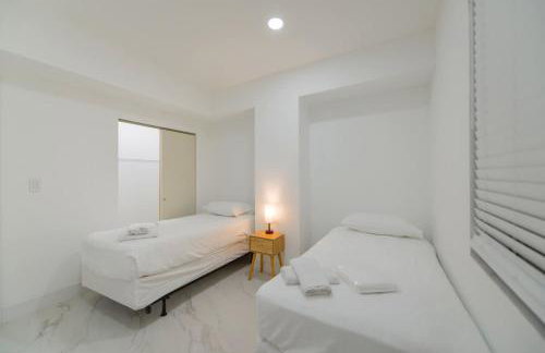 4BR North Miami Villa with Pool Patio Ping Pong - Foto 25