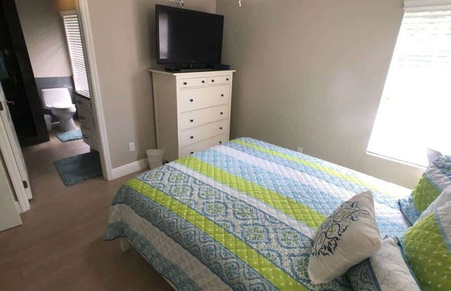 Beautiful Remodeled Private Pool Home - Foto 4