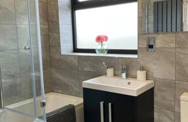 Newly renovated, modern bungalow - quiet location - Photo 12