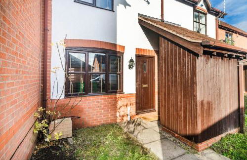 Free parking, Private Garden and Netflix, Charming Elegant 2 bedroom House Nottingham - Photo 51