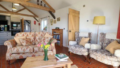 The Cowshed - Photo 3