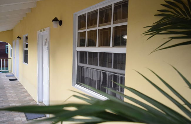 Justinn Apartments - Foto 1