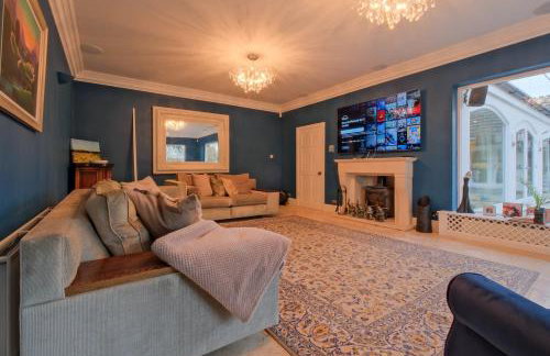 5BDR Luxe Villa By Torr Property Group Short Lets & Serviced Accommodation With Free Parking & River View Stratford-Upon-Avon - Foto 2