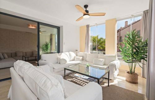 Sotogrande Alboaire- Waterfront luxury 4 bedroom Apt in the Marina of Sotogrande - Foto 21
