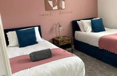 Beautiful 4-Bedroom Home for Groups & Families - Foto 22