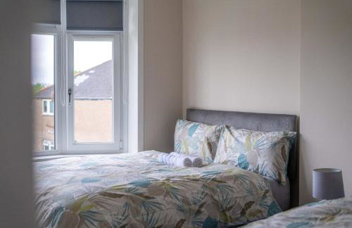 4 Bedrooms Homely House - Sleeps 6 Comfortably with 6 Double Beds,Glasgow, Free Street Parking, Business Travellers, Contractors, & Holiday-Goers, Near All Major Transport Links in Glasgow & City Centre, Perfect for Common Wealth Games 2026 - Foto 25