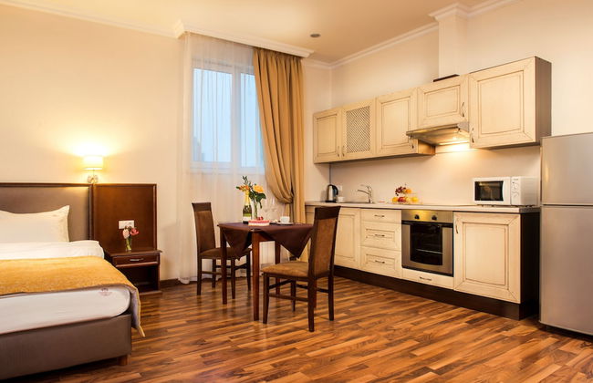 Greguar Hotel & Apartments - Photo 30