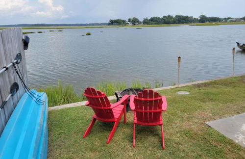 Marsh House, HOT TUB, Waterfront, KING bed, Close to Lejeune, - Foto 24
