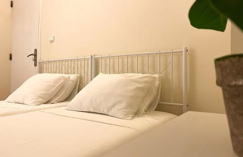 Cozy 3 Bedroom Apartment in Belem Lisbon 3 to 5 Guests - Photo 22