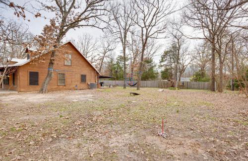 Near Lake Fork Home with Fire Pit in Yantis! - Foto 30
