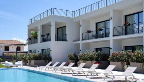 Ella Suites Apartments - Foto 2, sunbed, Other