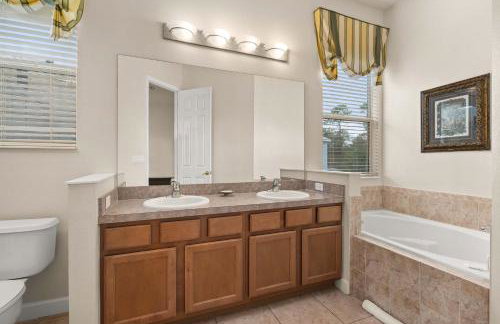 5BR home w private heated pool - Foto 35