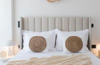 Rafina's PARADISE VIEW!!Walking access to the Port!!! Amazing Seaview!!!Steps from the Beach, 2 min walk!!WIFI 300Mbps! The Lux Seaside Retreat! - Foto 17