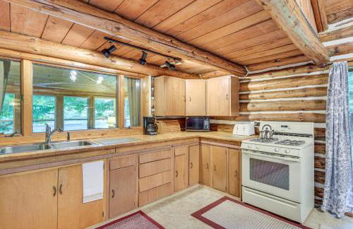 Authentic Log Cabin with Private Pond in Glidden - Foto 11