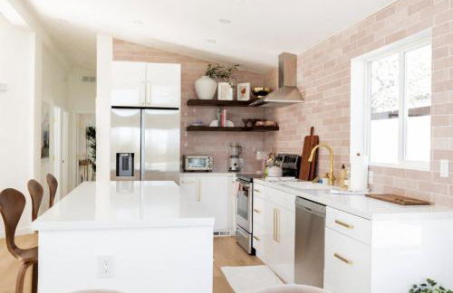 The Pink Paloma - A Barbie Inspired Villa in Palm Springs - Photo 20