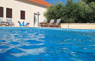 Kuća za odmor Mira - Foto 1