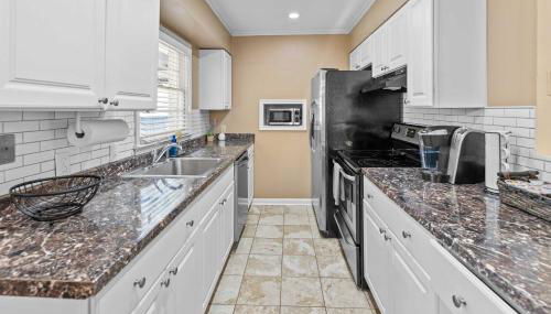 Modern Memphis Retreat - Sleeps 7 - Fireplace - Foto 5