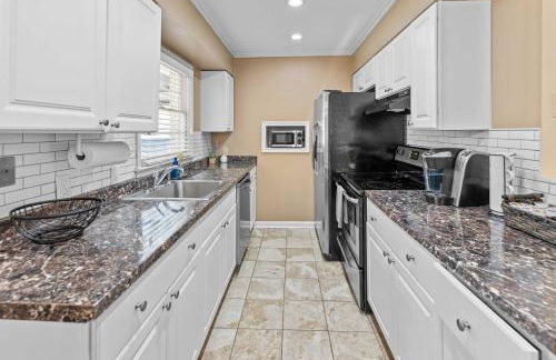 Modern Memphis Retreat - Sleeps 7 - Fireplace - Foto 5