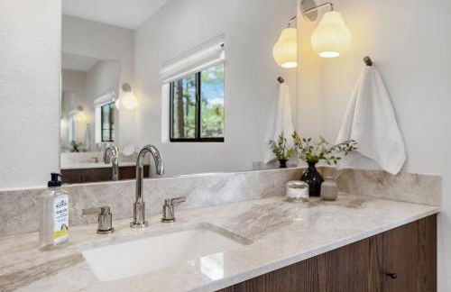 Prescott Treehouse Luxe 4BR 3B Home Sleeps 10 - Foto 29