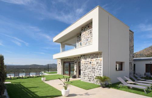 Sweet Sunshine Villa, Majestic Countryside Vistas, By ThinkVilla - Photo 13