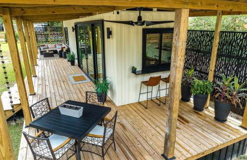 "Glamtainer" One of a kind Romantic Luxe Retreat, 8 Minutes to Emerald Beach, Outdoor Haven - Foto 8