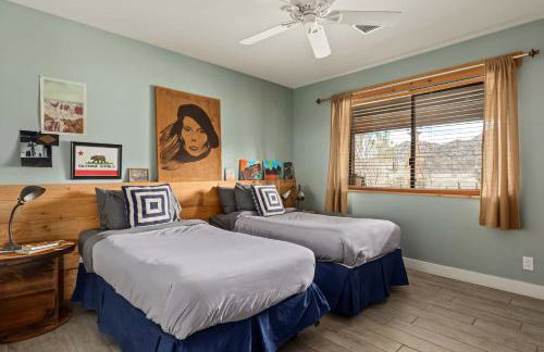 The Outlaw By The Cohost Company - Foto 54