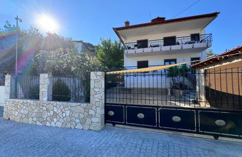 Stone house under a rock Kukos - Foto 10