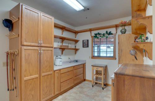 Beautiful Toledo Bend Retreat with Private Dock - Foto 13