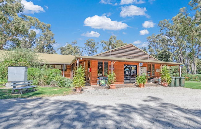 Torrumbarry Weir Holiday Park - Photo 1