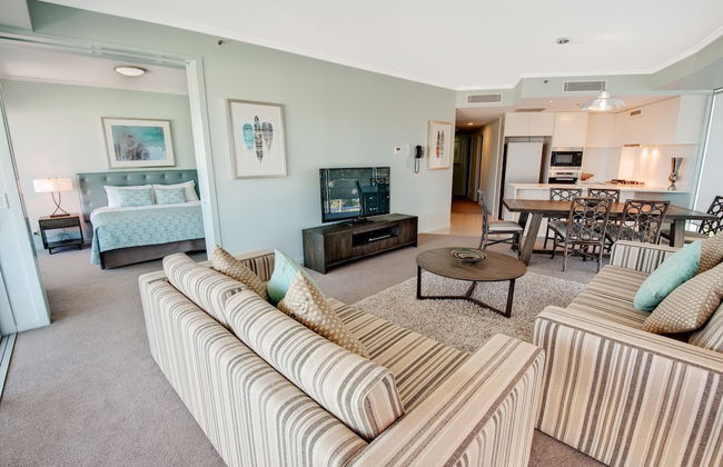 Reflection Tower Two - Photo 40