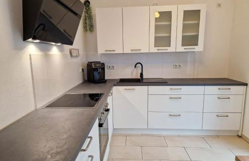 Cozy Apartment: Design Superior Suite Zentral - Küche - Balkon - Foto 21