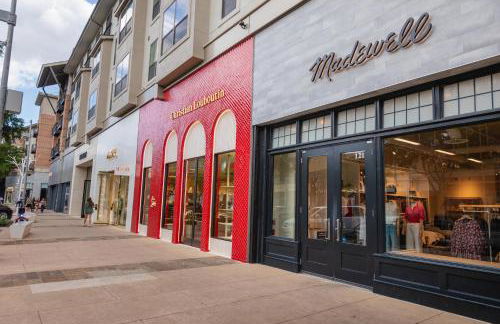 The Treehouse Spacious & Fun 2BR Retreat in the Heart of the Domain - Foto 26