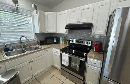Tropical 3bed 2bath Lakeland Home on corner lot - Foto 28