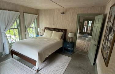 More Boathouse than Lakehouse - Foto 19