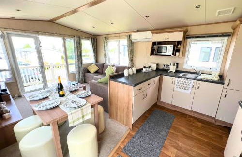 Haven Holiday Home at Kent Coast Allhallows - Photo 7