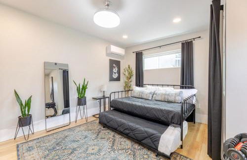 NEW REMODEL Denver Luxury Home with Private HOT TUB - Foto 19