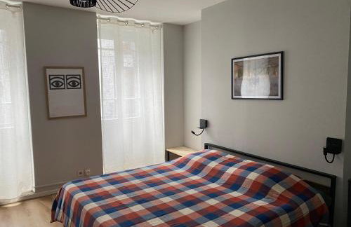 MAISON GERMÈS - CENTRAL & STANDING - Appartements traversants - Lits 180 King Size - Linge de lit et de toilette inclus - Parking privé - Espace Télétravail - Foto 20