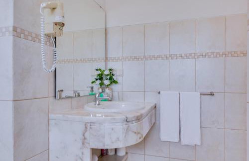 Villa Esmeralda - Photo 23