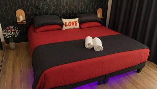 Love Room avec Balnéo 4 places & King Size - Foto 3