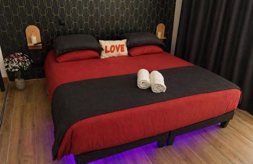 Love Room avec Balnéo 4 places & King Size - Foto 3