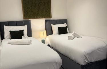 Large Luxury 5BDR Home 2 Bath and Free Parking - Foto 8