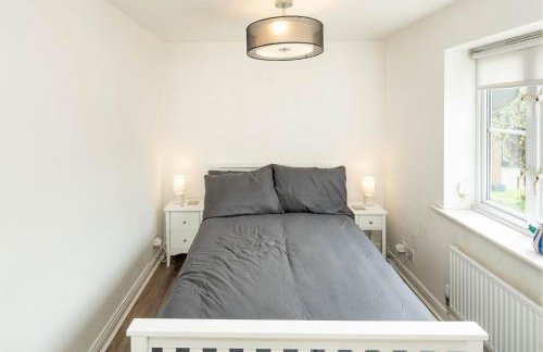 Loughton Hideaway: Cozy 1BD Near Tube & Nature - Foto 5