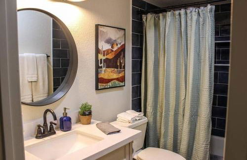 Lakefront Hacienda with Pool, Hot-tub, Tennis - Foto 8