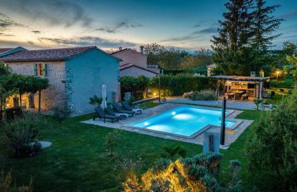 Holiday house Dorstari by Villsy - large garden with pool, playground for kids and adults - Photo 45