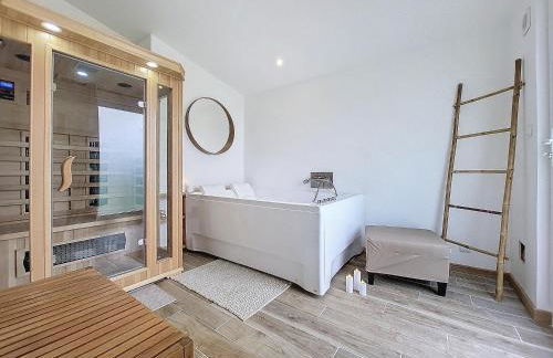 Maison Bord de Plage avec Piscine, Sauna, Bains à Remous, Volley - Photo 13