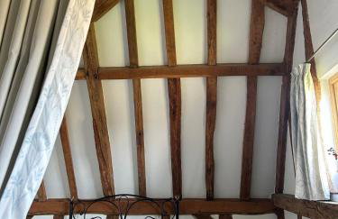 Heritage Cottage with a Pool - Photo 4