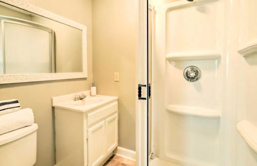 Charming Home with Porch Walk to Greers Ferry Lake! - Foto 19