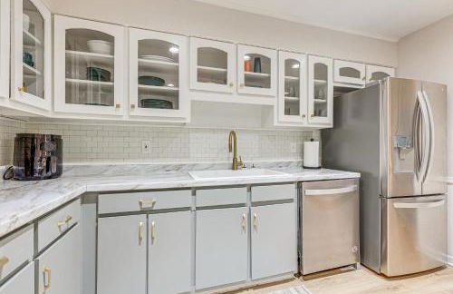 Daphne Home with Deck Close to Beaches and Parks! - Foto 9