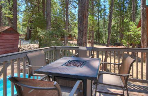 Beetlebark Bungalow- Inside Yosemite w/ hot tub EV charging cable - Foto 11