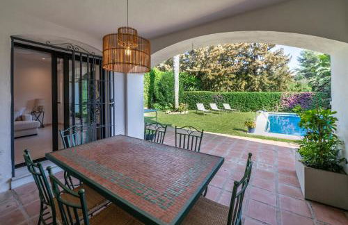 Villa in Marbella with golf views - Photo 39